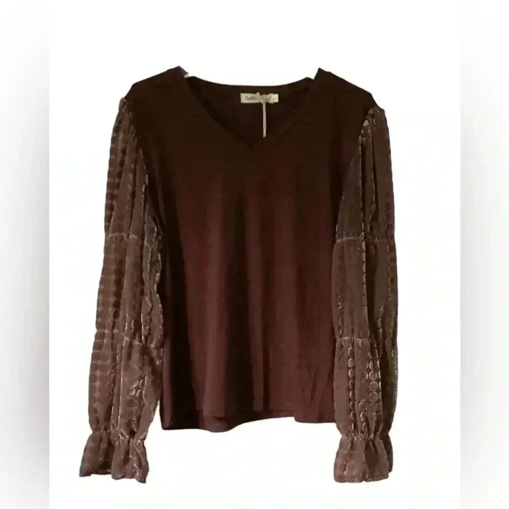 NWT Southern Grace BROWN TOP WITH BURNOUT VELVET SLEEVES Size Large